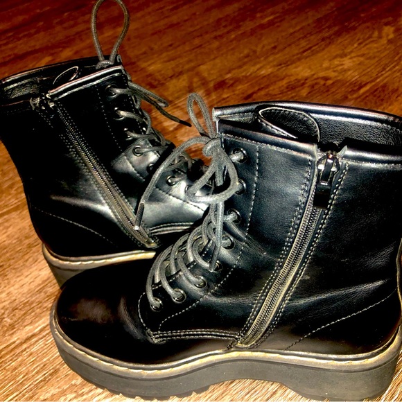 Steve Madden “Betty” style combat boots. - Picture 6 of 9